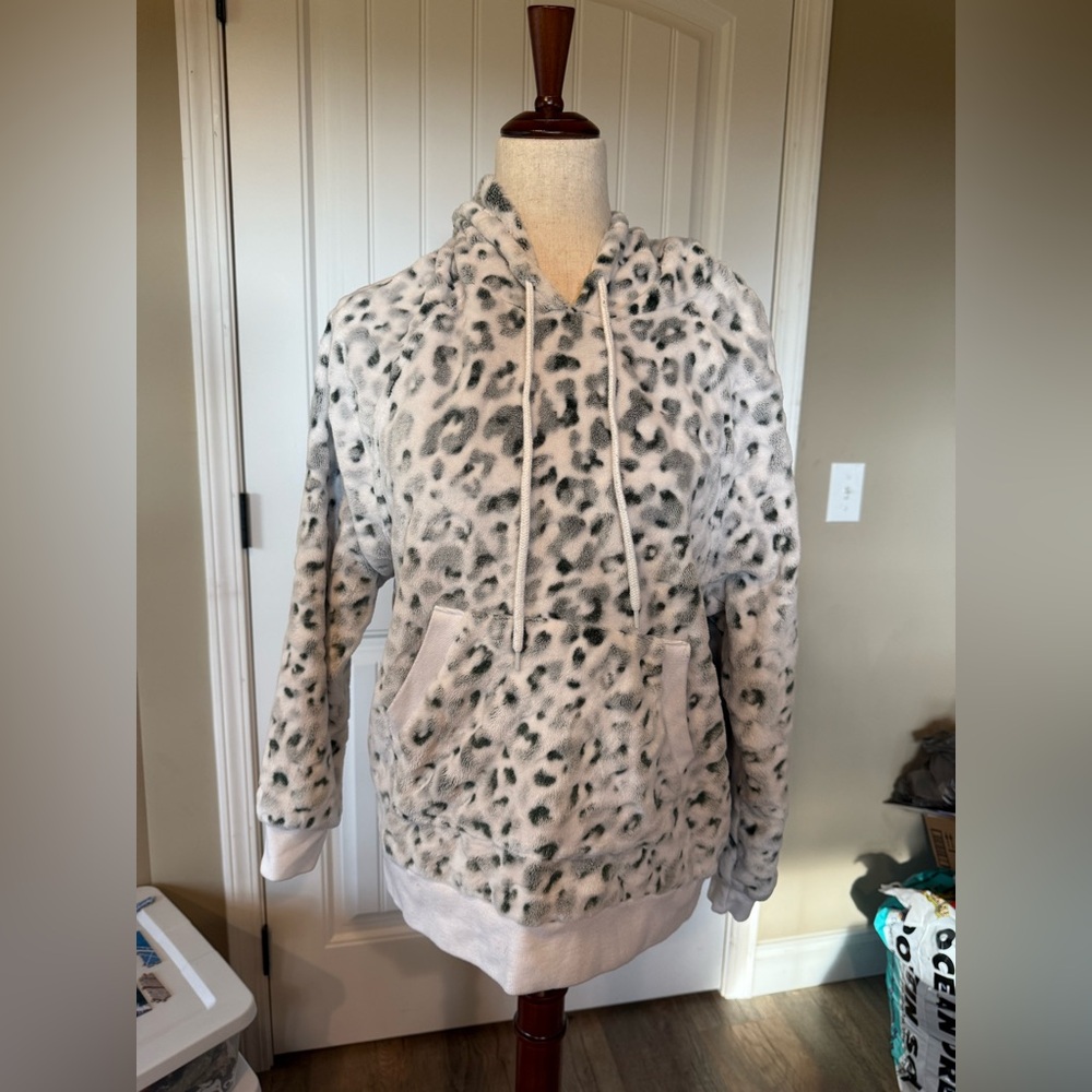 BKE Womens Leopard Print Faux Fur Fleece Hoodie Grey White Pullover Small